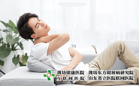 攝圖網_501320540_居家男性頸椎痛（企業商用）